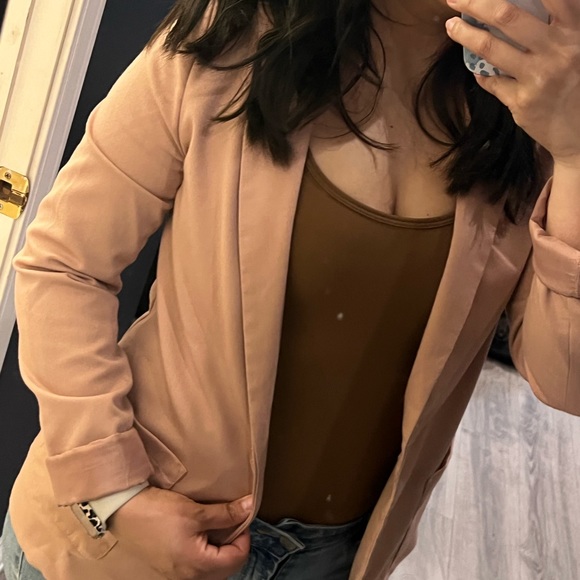 Blazer - Picture 3 of 4